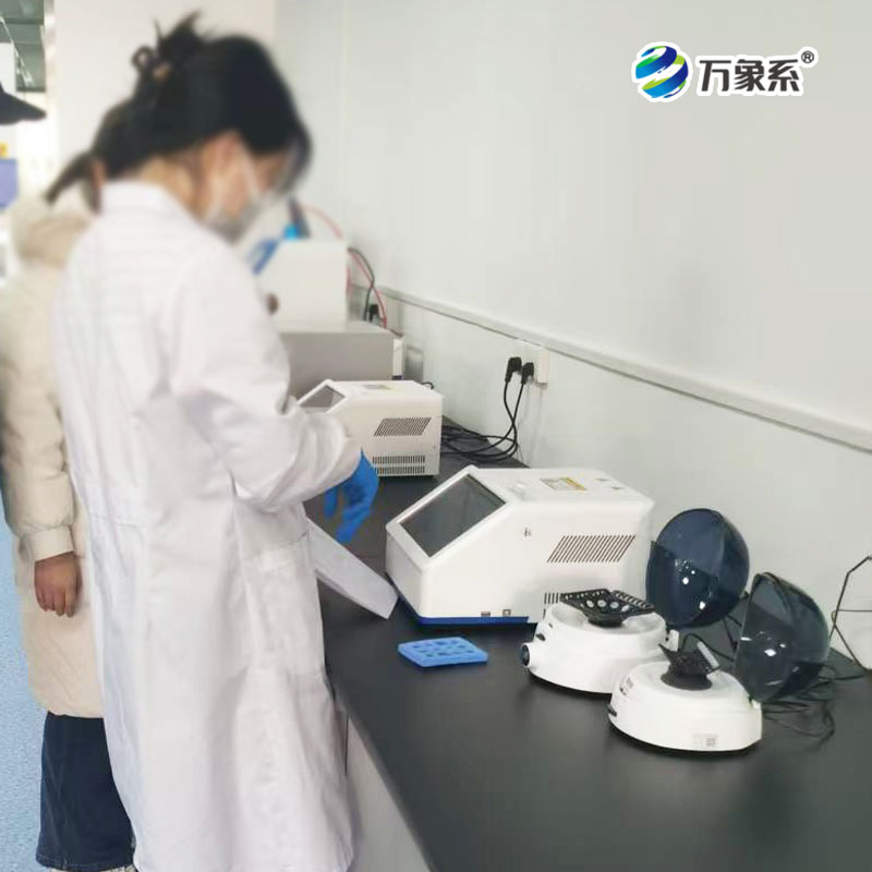 鴿子檢測(cè)儀客戶到廠實(shí)驗(yàn)室學(xué)習(xí)實(shí)驗(yàn)步驟